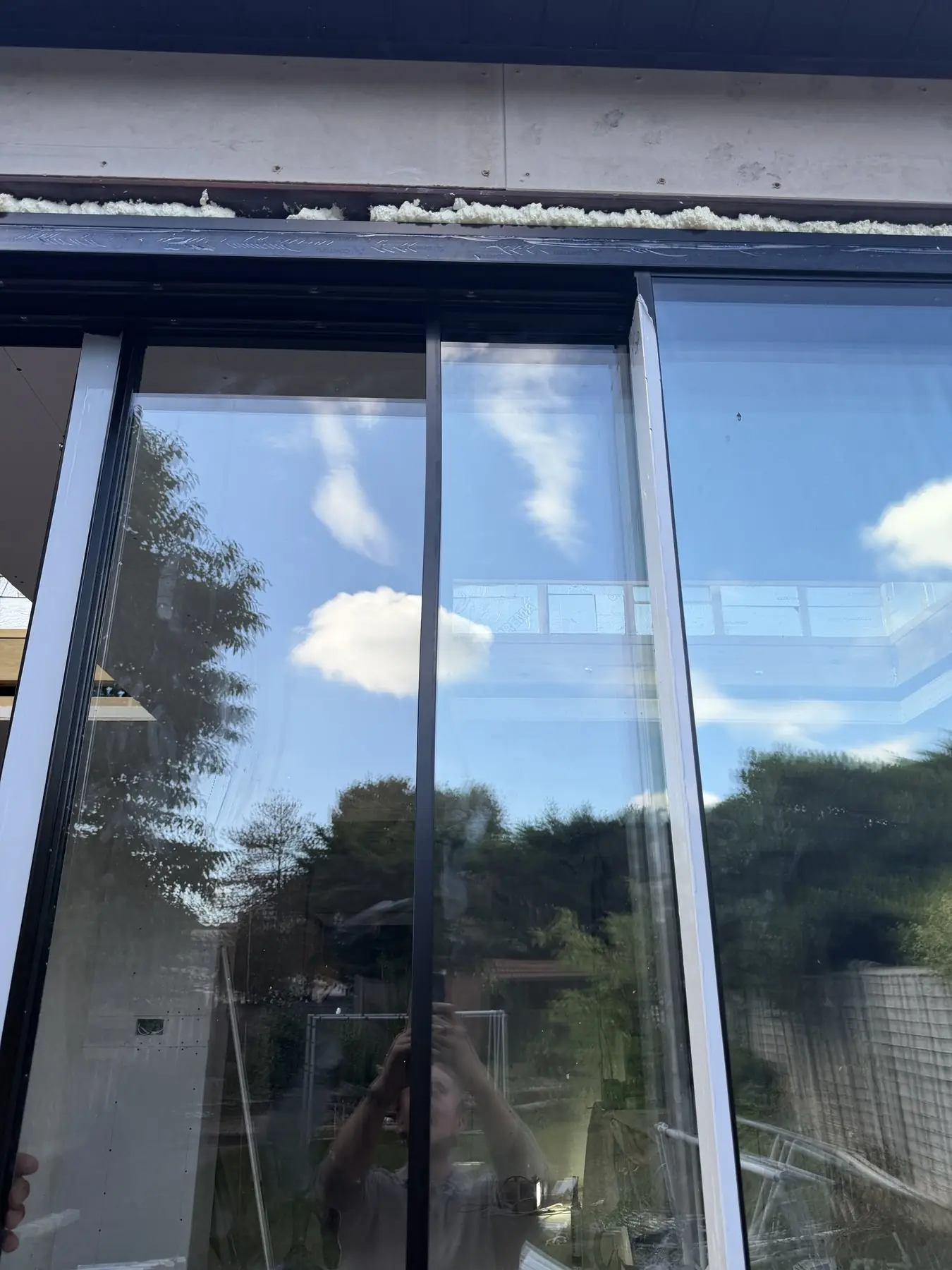 Slim frame detail