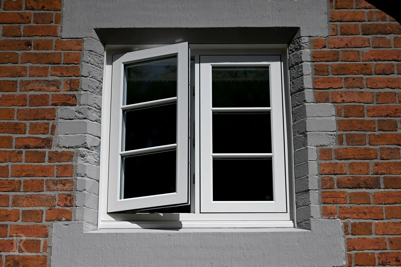 R9 flush sash, open